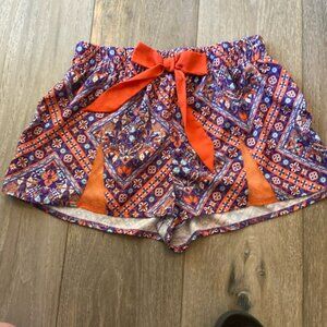 Women’s Shorts with Bow Size 14 (fits like a S/M)